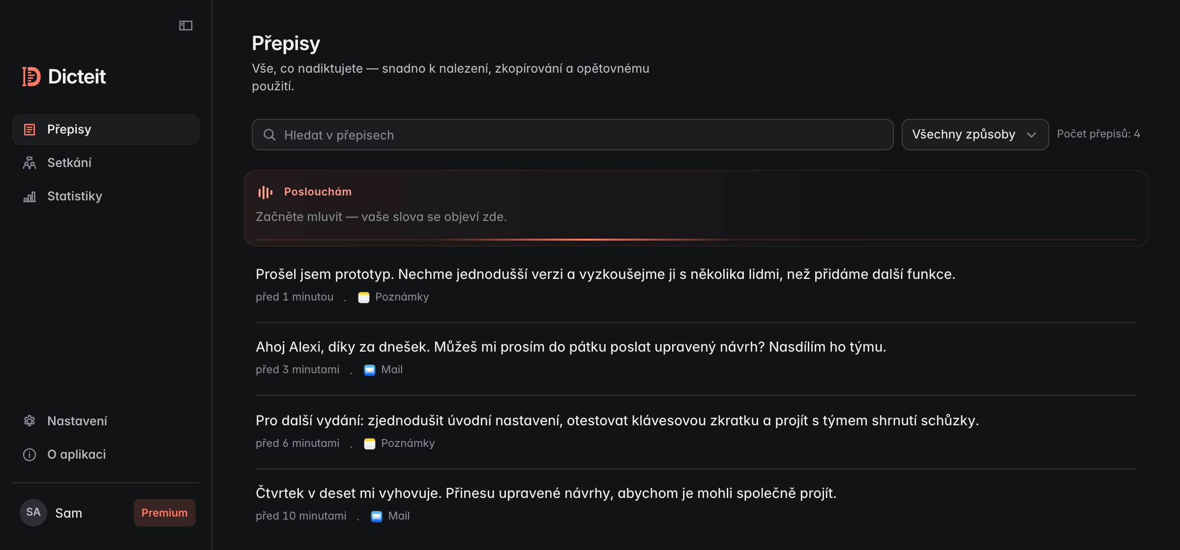 Živý přepis v Dicteitu a předchozí nadiktované zprávy s ikonami aplikací.
